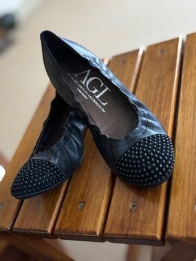 AGL Attilio Giusti Leombruni “Blakely” Bkack Studded Toe Leather Ballet Flats